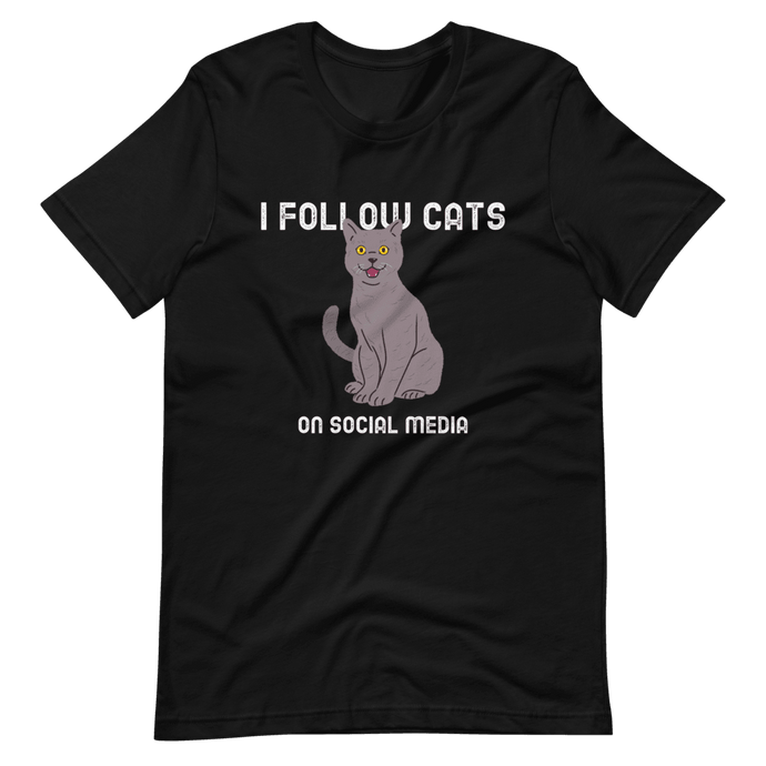 Camiseta Cartoon - I follow cats on social media - Adopta un Animal - Tienda